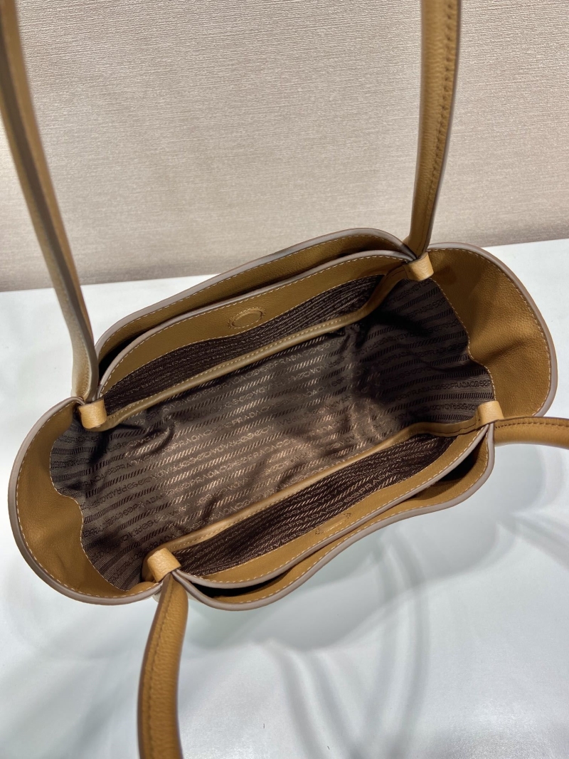 Pra*a bucket bags